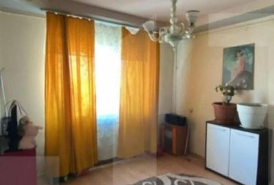 Apartament de vanzare, cu 5 camere, zona 300 Micalaca - 2