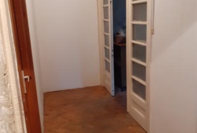 Casă cu 2 camere cu Teren 298 Mp în 16 Februarie - 6