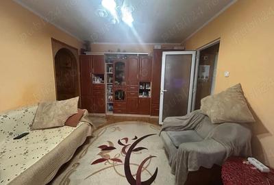 Apartament cu 3 camere semidecomandat în Central - 2