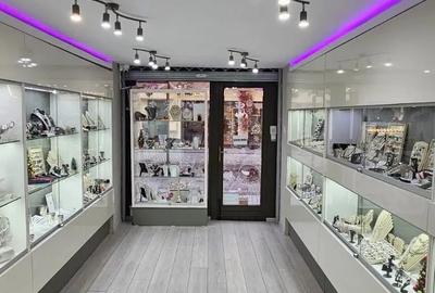 Spatiu comercial ultracentral de vanzare. - 2