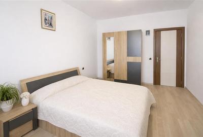 Apartament cu 2 camere decomandat, mobilat în Tractorul - 11