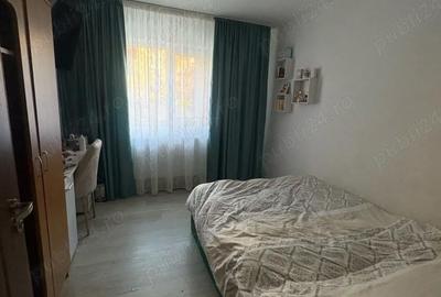 Apartament cu 4 camere decomandat în Central - 1