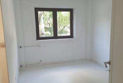 Spatiu Comercial | Aparatorii Patriei | Metrou | 2 intrari | 81 mp - 6