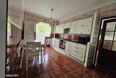 Apartament cu 2 camere decomandat în Obor