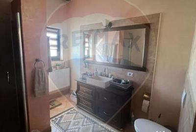 Casă cu 4 camere cu Teren 328 Mp în Golești - 10