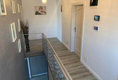Duplex cu 4 camere cu Canalizare în Central - 2