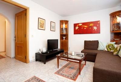 Apartament de 2 camere, lux, 2 balcoane, metrou, parcare, zona Piata Victoriei