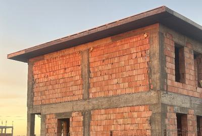 Casa la rosu cu placa de beton peste etaj Berceni, Ilfov - 5