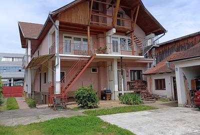 Casa de vanzare - complex imobiliar - 2