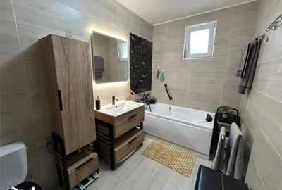 Casă cu 4 camere cu Teren 318 Mp în Sântandrei