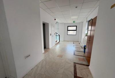 Spa?iu birou *94 mp - ultracentral * - trafic intens Spa?iu birou *94 mp - ultracentral * - trafic intens - 5