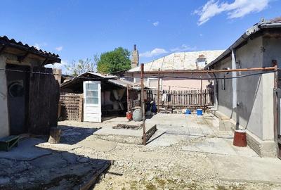 Casă cu 4 camere cu Teren 308 Mp în Central - 2
