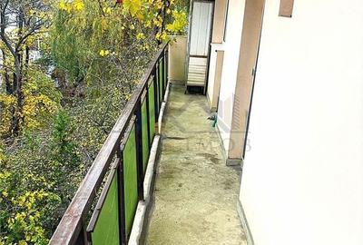 Apartament cu 3 camere semidecomandat în Lacu - 2