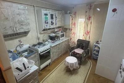 Apartament 3 camere de vanzare, cart. Dealul Florilor - 2