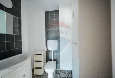 Casă cu 8 camere cu Teren 500 Mp în Iosia - 17