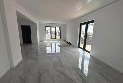 Casă cu 5 camere cu Canalizare în Sud - 6