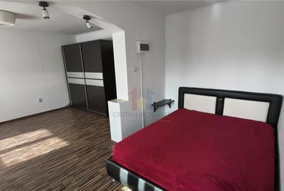 Casă cu 6 camere cu Teren 300 Mp în Central