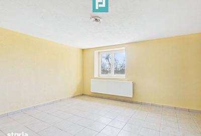 Casă cu 8 camere cu Teren 22919 Mp în Constantin Daicoviciu - 2