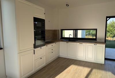 Vila verde disponibila, panouri, pompa de caldura, intretinere - 500ron/luna - 3