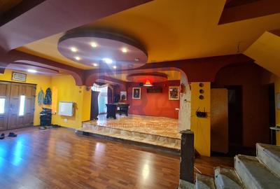 Casă individuală cu 11 camere cu Canalizare în Central - 8