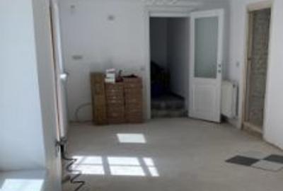 Casa -curte cu acces auto- Centrul Vechi- langa Piata Sfatului - 4