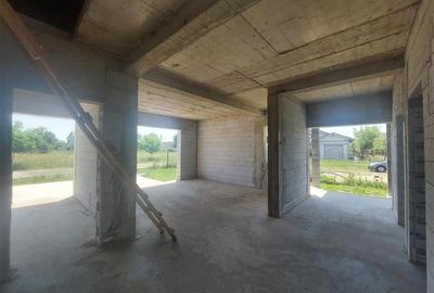 PRET REDUS!!! Casa parter in Mandruloc - 4