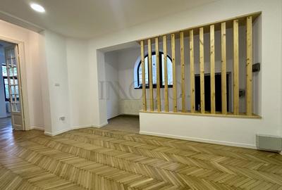 Casă individuală cu 8 camere cu Canalizare în Capitale - 3