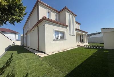 Vila EXCLUSIVISTA cu Piscina, Garaj si 3 Terase - 2