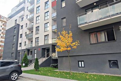 Coresi -Bloc Maurer M9, etajul 1, mobilat, parcare - 1