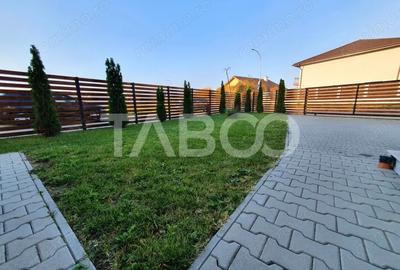 Casa moderna de inchiriat cu 4 camere si curte in Selimbar - 13