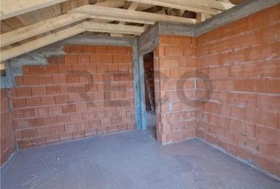 Casă cu 4 camere cu Teren 500 Mp în Cihei - 8