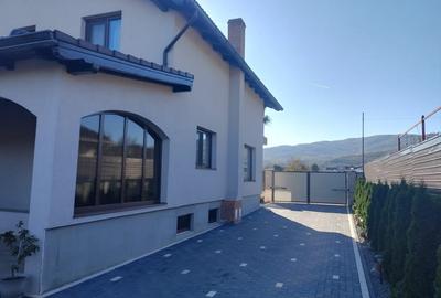 Casă individuală cu 5 camere cu Canalizare în Micești - 4