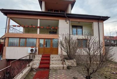 Casă cu 8 camere cu Canalizare în Garoafa - 20