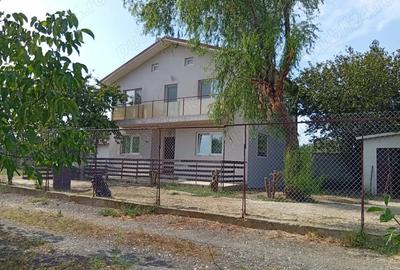 Proprietar vand casa P+1, pivnita sub casa, curte spatioasa. - 1