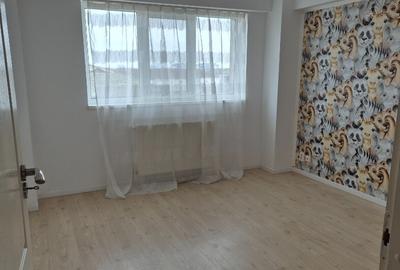 Proprietar , inchiriez apartament , renovat , 4 camere ,zona buna. - 10