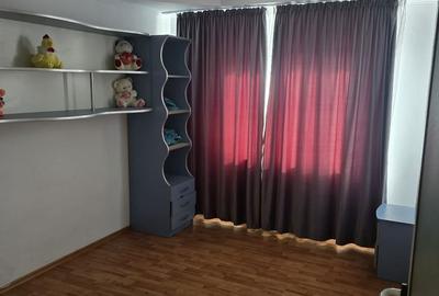 Apartament cu 3 camere decomandat în Central - 1