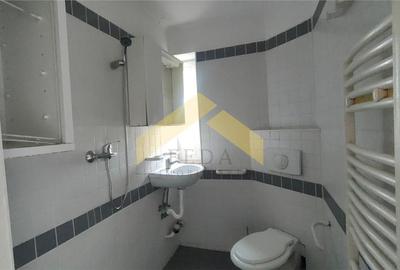 Bloc cu 18 apartamente de inchiriat - 4