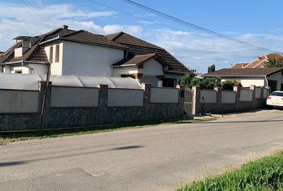 Casă cu 4 camere în Luna