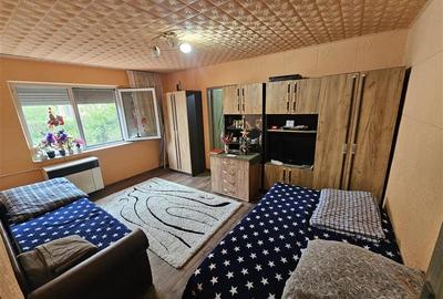 Apartament cu 2 camere nedecomandat, mobilat în Micro I - 22