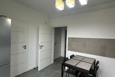 Apartament cu 3 camere decomandat în Central - 1