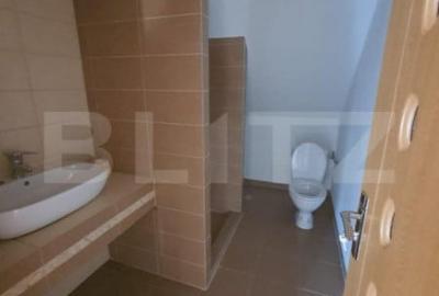 Spațiu comercial, de 100 mp, în Central - 3