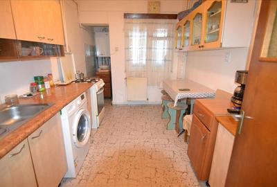 Apartament cu 4 camere decomandat în Răcădău - 7