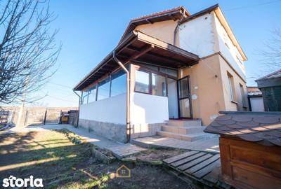 Apartament cu 4 camere în Bucium