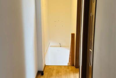 Apartament cu 3 camere în Berceni - 2