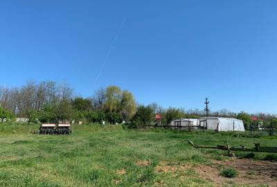 Fermă de vânzare în com. Deleni - DN3 - 10.680 mp - 84 m deschidere - 22