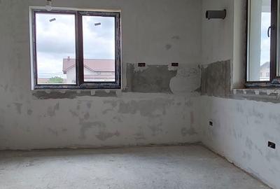 Casă cu 4 camere cu Teren 508 Mp în Ulmi - 13
