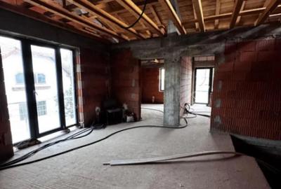 Casă cu 7 camere cu Teren 301 Mp în George Enescu - 10