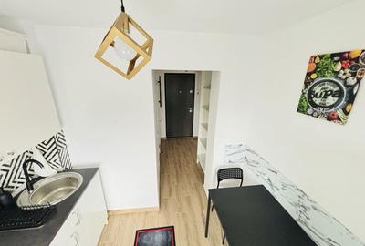 Garsonieră decomandată în Titan - 3