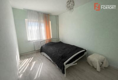Apartament cu 3 camere semidecomandat, mobilat în Micălaca - 6