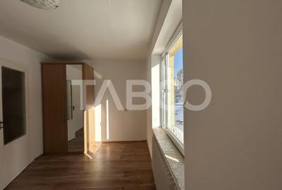 Apartament 3 camere renovat in zona excelenta a Sibiului - 2